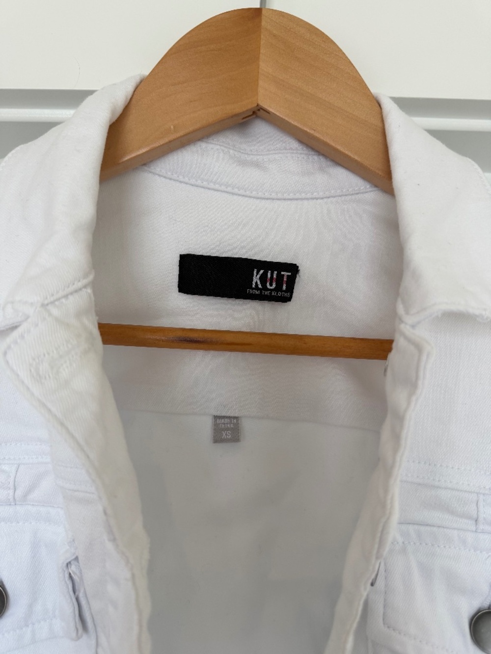 KUT From The Kloth White Cropped Denim Jacket Raw Hem XS - Picture 3 of 4